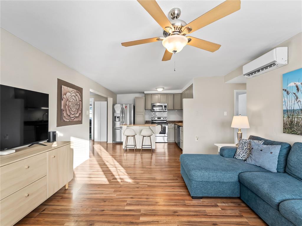 1328 Jamaica Road Venice, FL 34293 - Photo 4 of 56