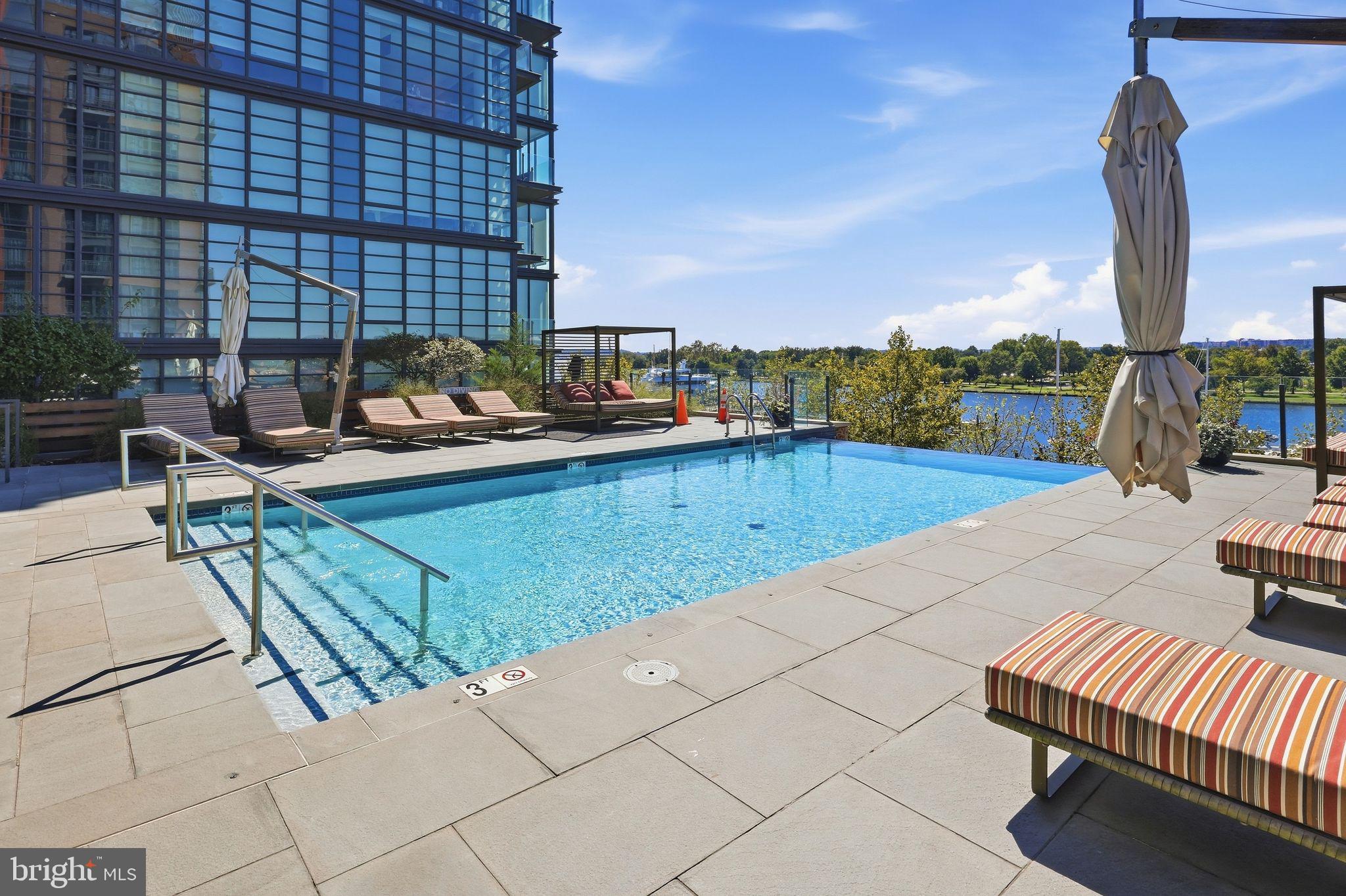 45 Sutton Square Southwest, Unit 706 Washington, DC 20024 - Photo 49 of 55 Gallery Image 49