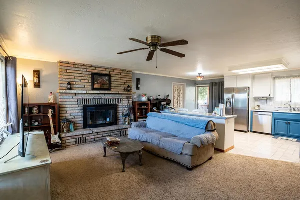 a view of a livingroom with storage