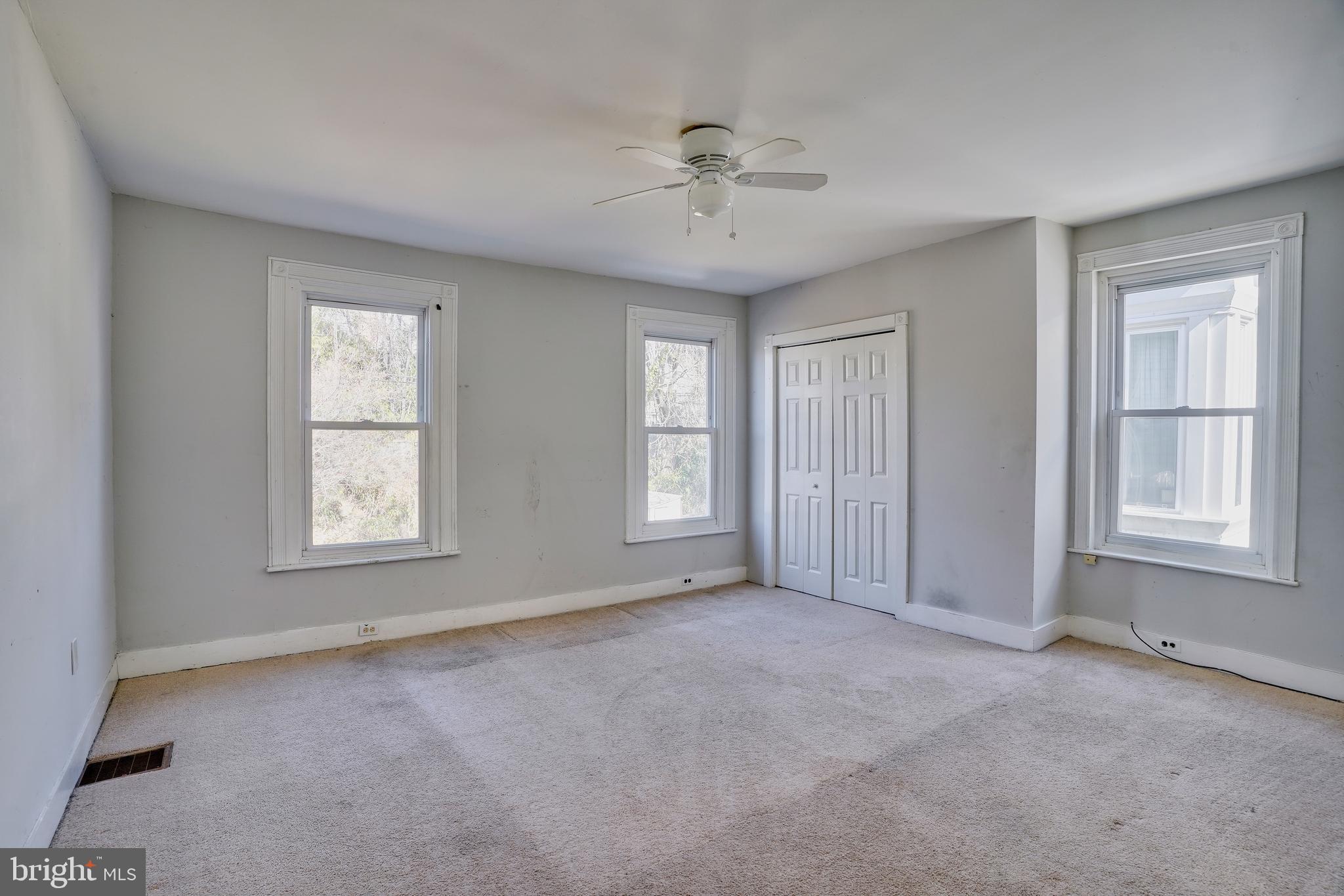 225 Rochelle Avenue Philadelphia, PA 19128 - Photo 11 of 26 Gallery Image 11