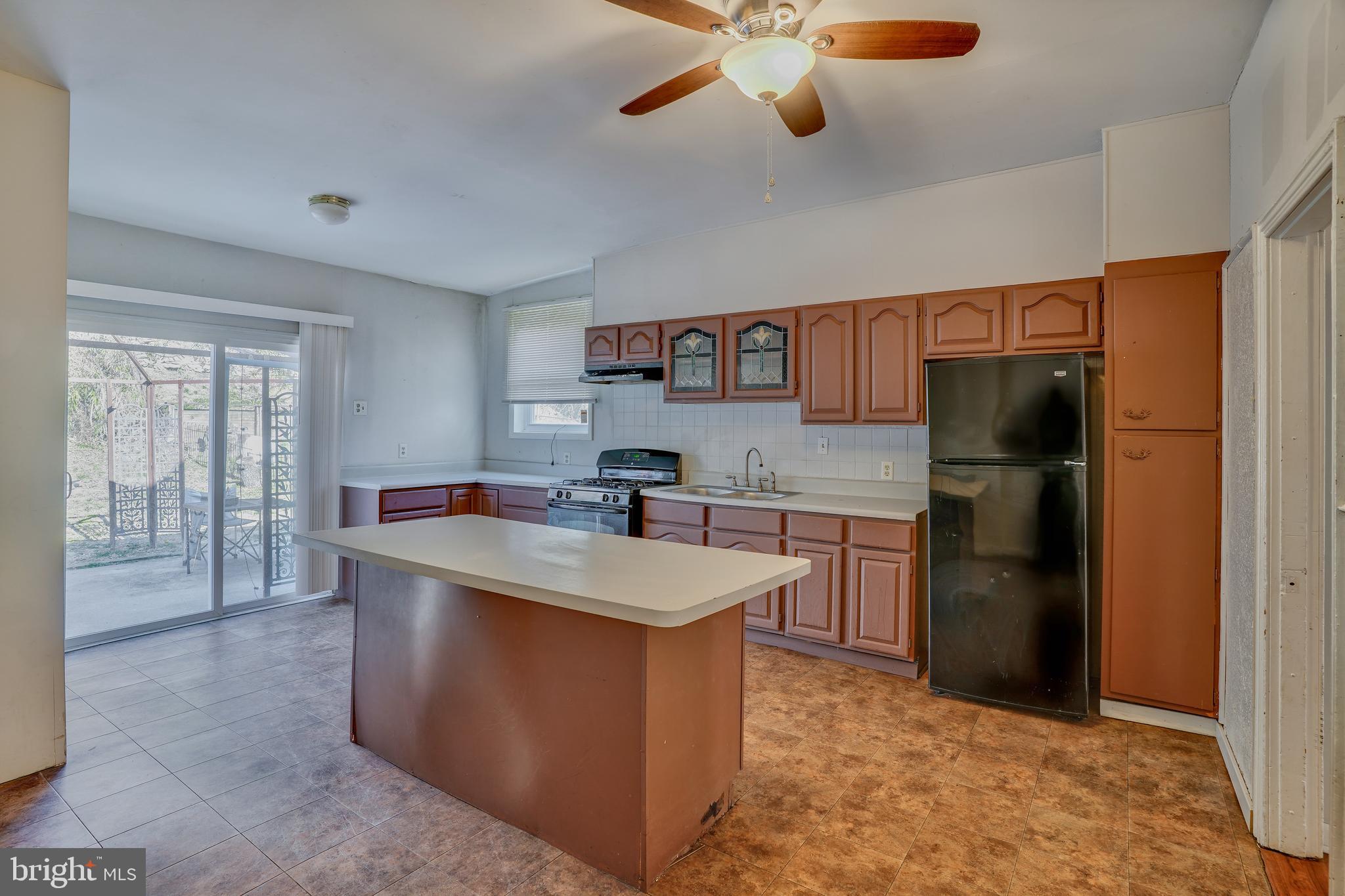 225 Rochelle Avenue Philadelphia, PA 19128 - Photo 8 of 26 Gallery Image 8