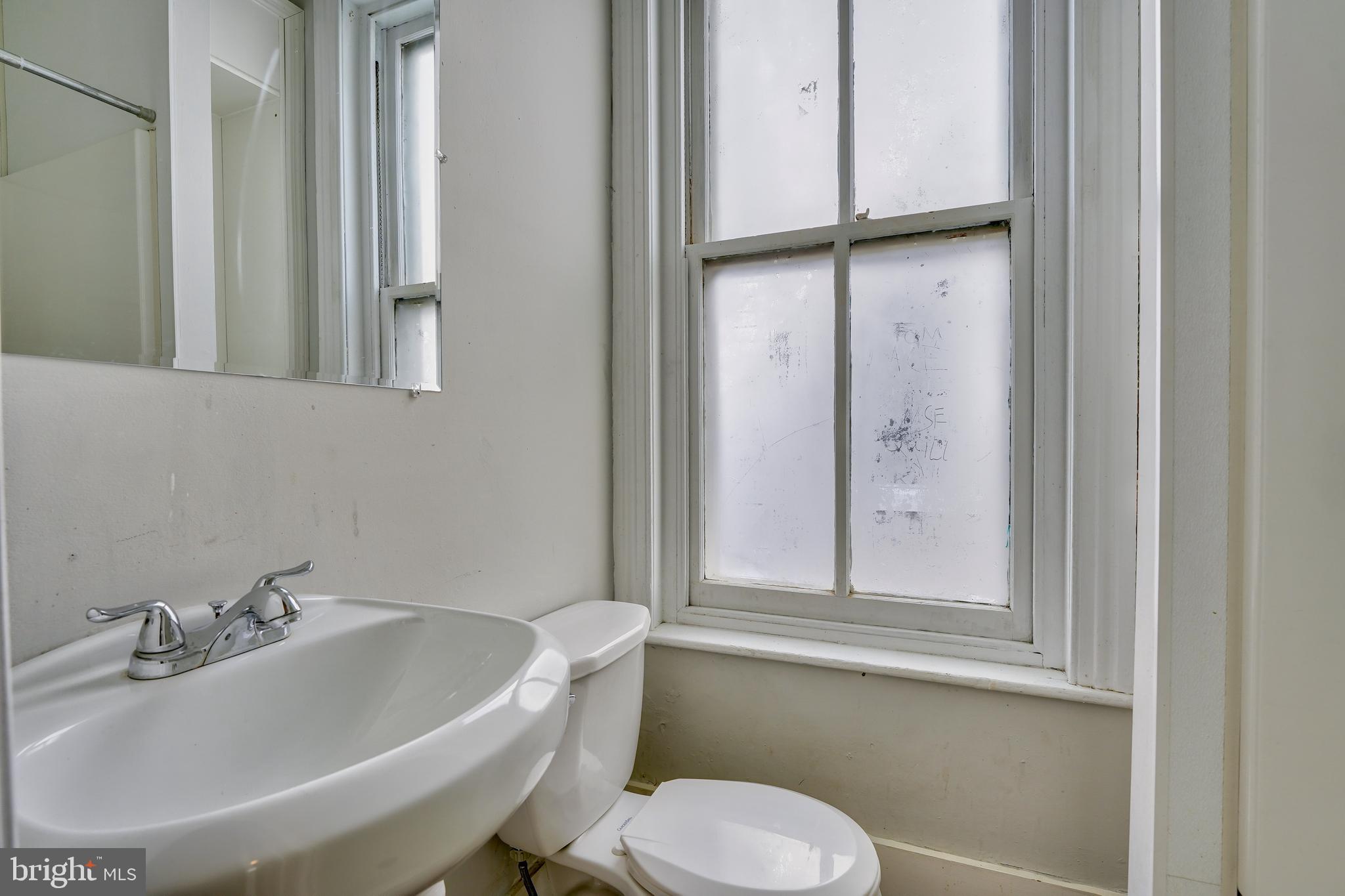 225 Rochelle Avenue Philadelphia, PA 19128 - Photo 10 of 26 Gallery Image 10