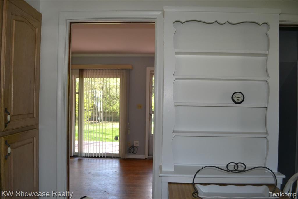 1528 East Maple Road Birmingham, MI 48009 - Photo 8 of 22