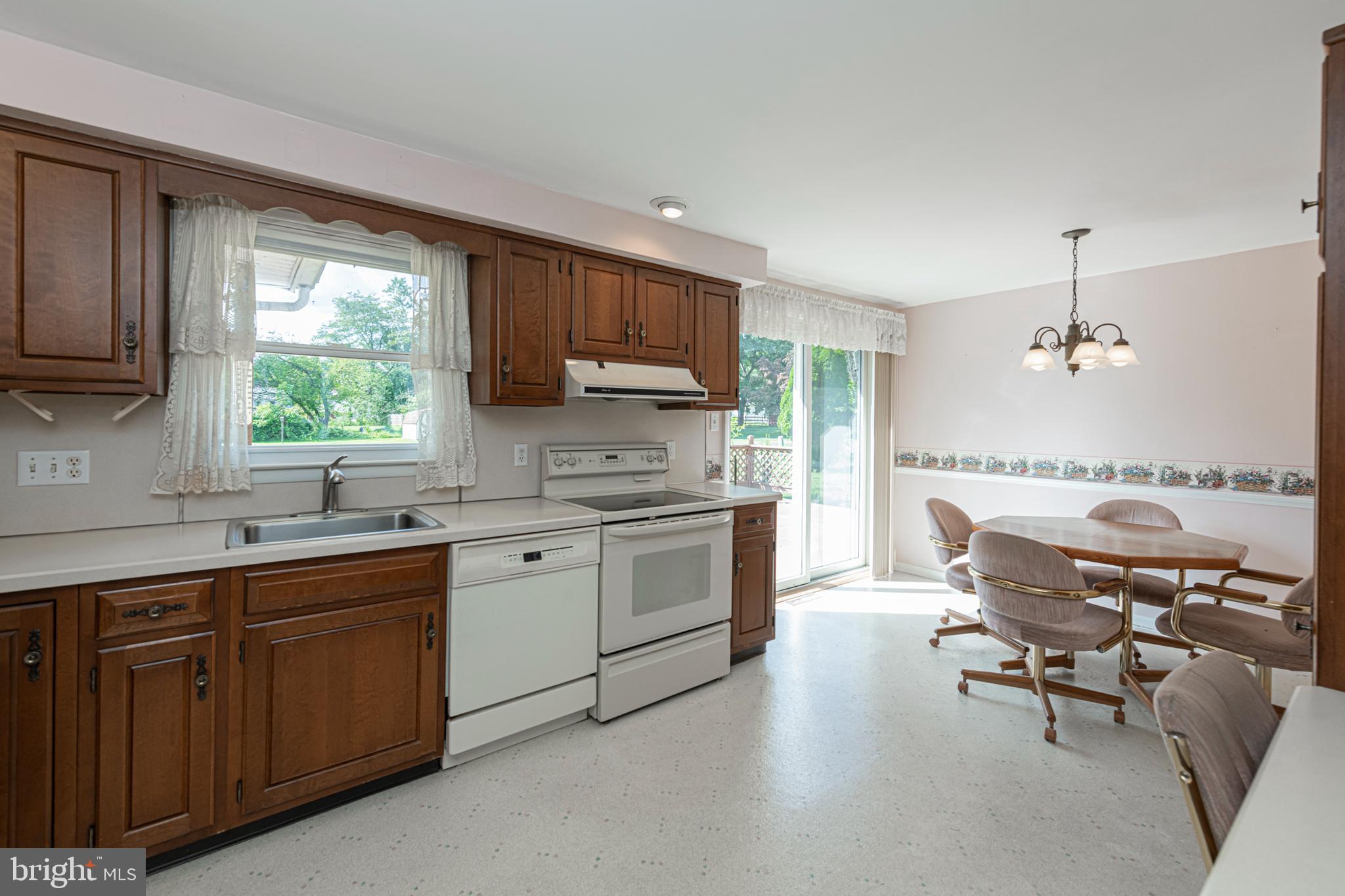 1094 Hares Hill Road Phoenixville, PA 19460 - Photo 13 of 25