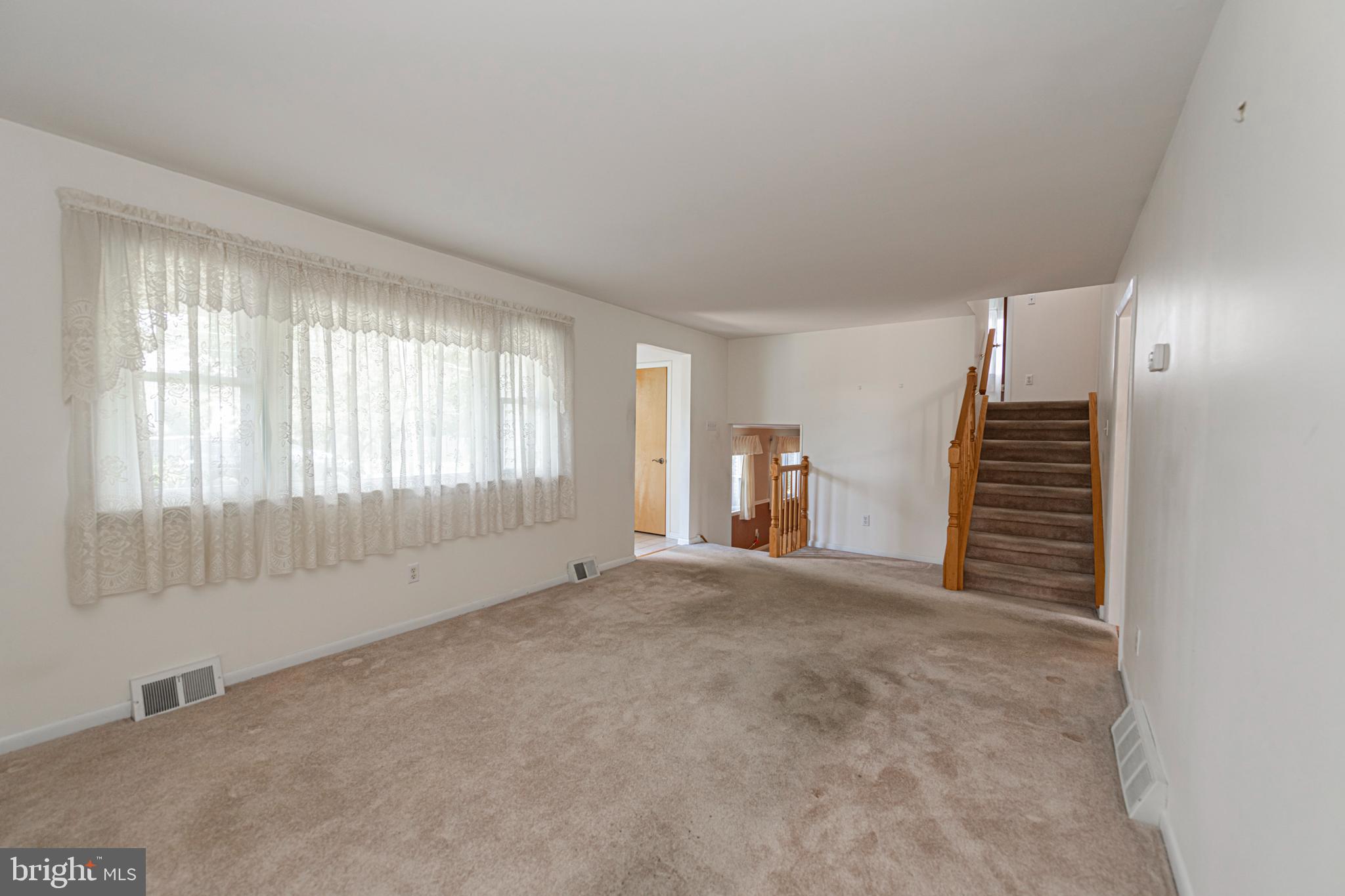 1094 Hares Hill Road Phoenixville, PA 19460 - Photo 5 of 25