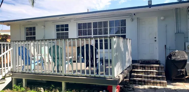 $2,900 | 2835 Plunkett Street, Hollywood, FL 33020