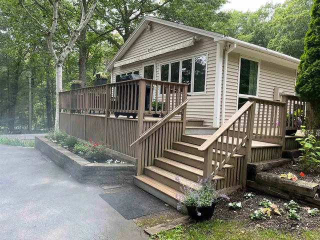 $2,895 | 56 Captain Thomas Road, Ogunquit, ME 03907