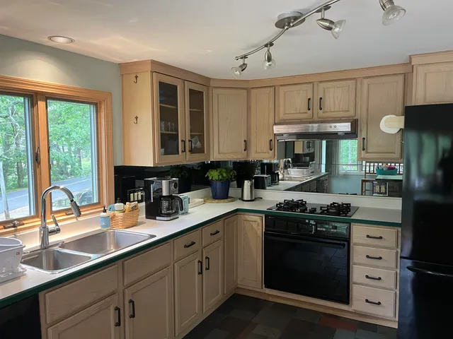 $2,895 | 56 Captain Thomas Road, Ogunquit, ME 03907