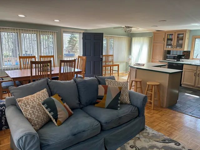 $2,895 | 56 Captain Thomas Road, Ogunquit, ME 03907