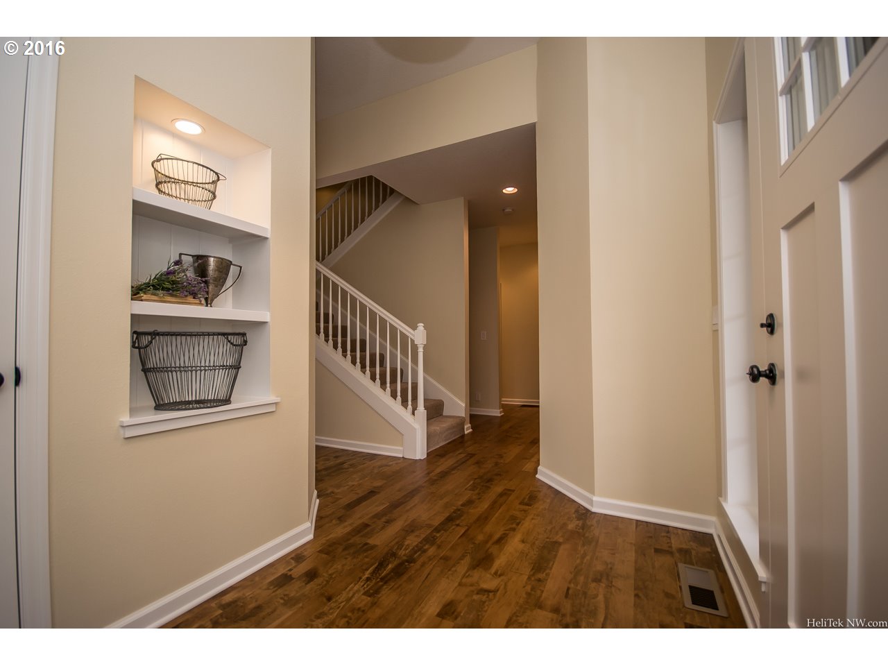 12609 Southwest 56th Court Portland, OR 97219 - Photo 3 of 32 Gallery Image 3