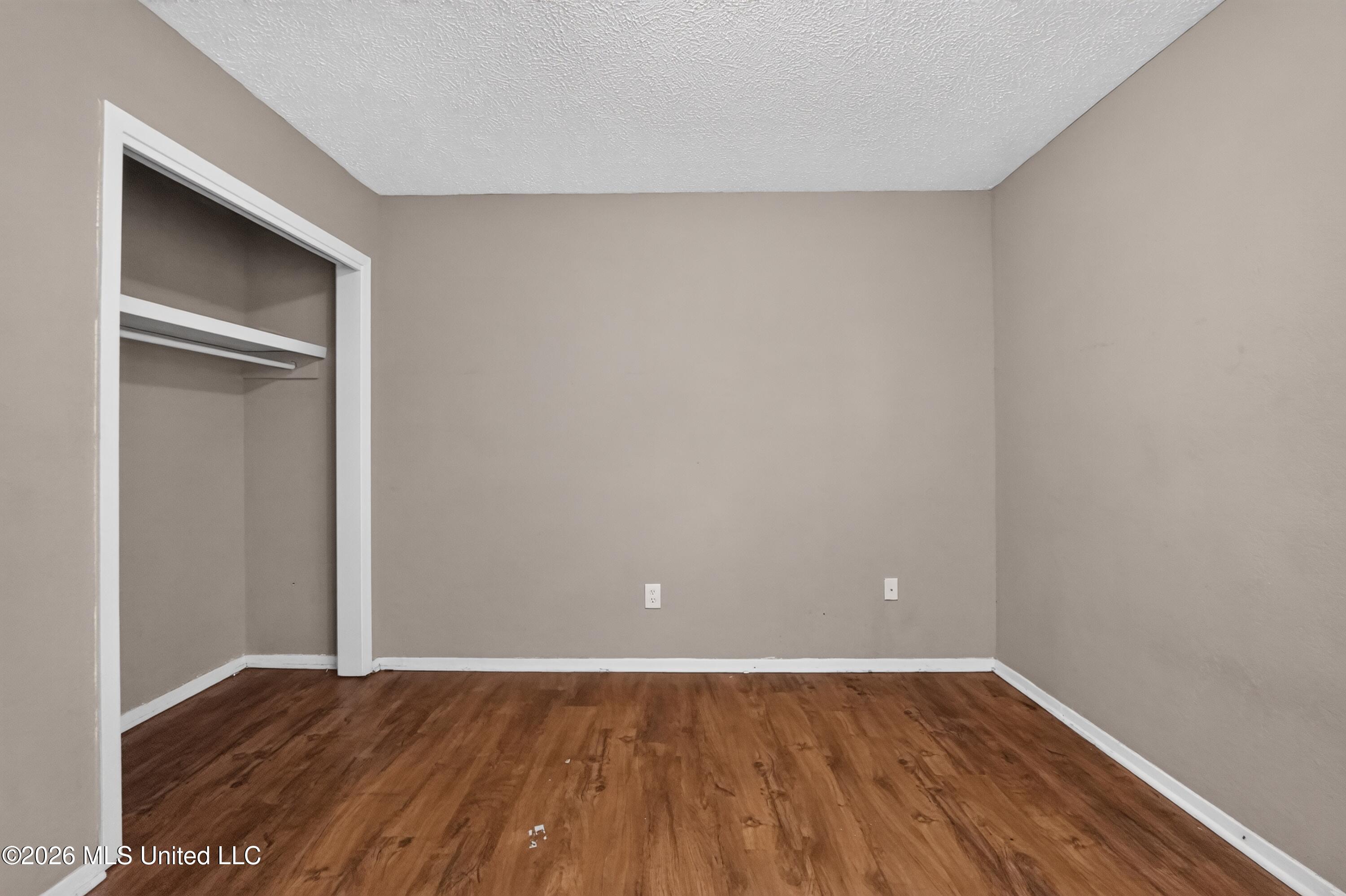 6558 Van Buren Road Jackson, MS 39213 - Photo 31 of 39 34_6558_Van_Buren_Rd-Bedroom-9126