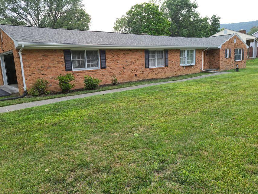 8202 Barrens Road Roanoke, VA 24019 - Photo 1 of 1 8202 Barrens front