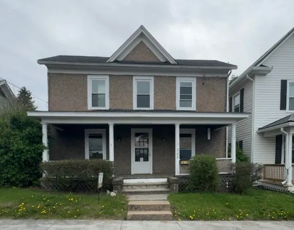 $134,900 | 305 East Chestnut Street, Covington, VA 24426