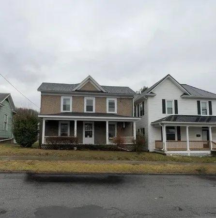 $153,000 | 305 East Chestnut Street, Covington, VA 24426