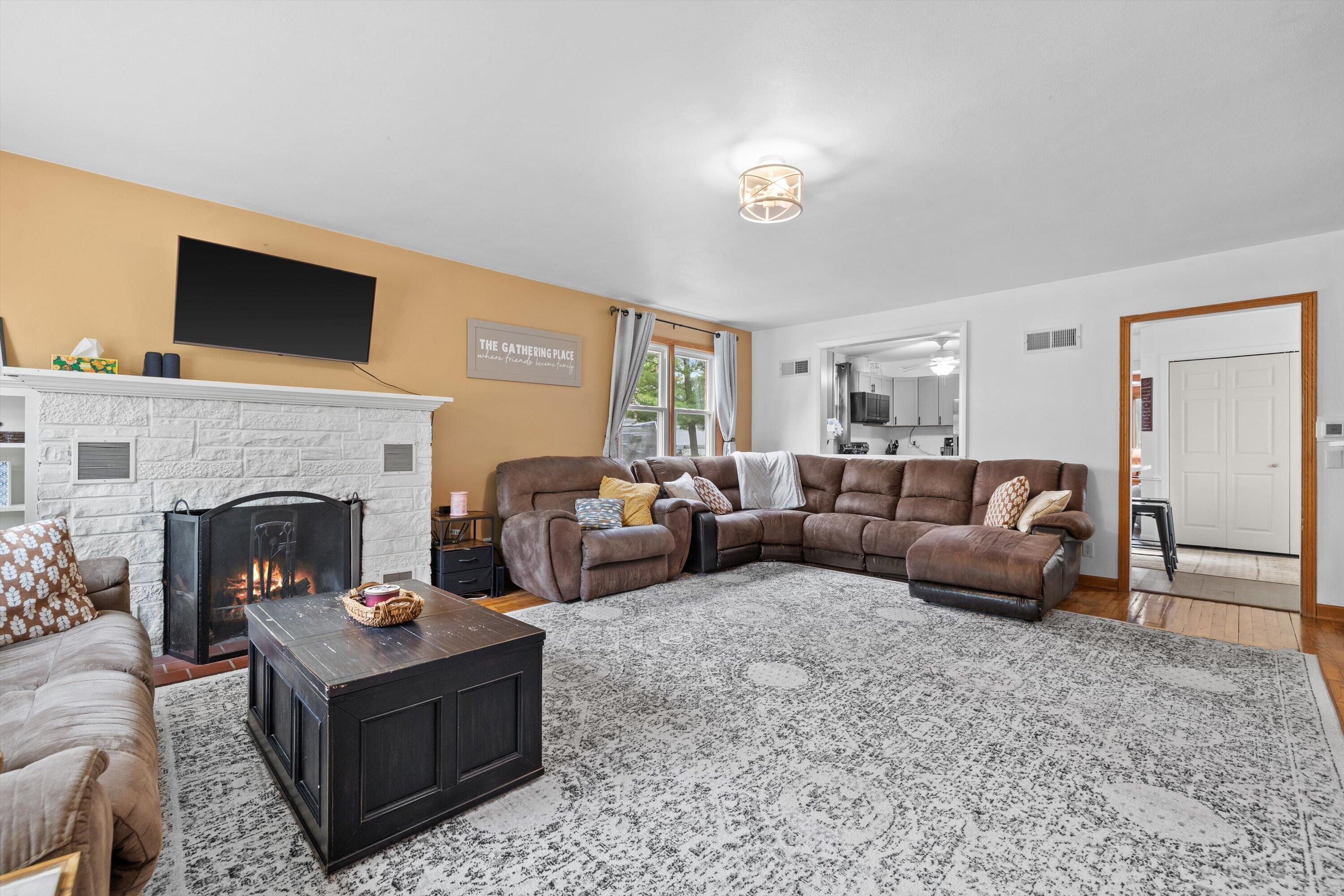 613 Parish Street Delavan, WI 53115 - Photo 15 of 44 14-IMG_3399