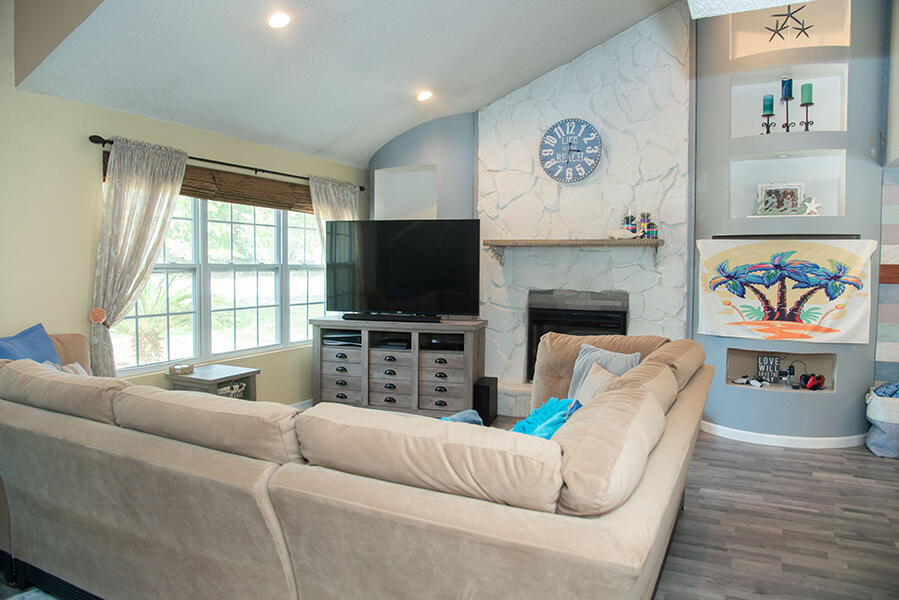 408 Pelham Road Fort Walton Beach, FL 32547 - Photo 7 of 41 DSC_2955