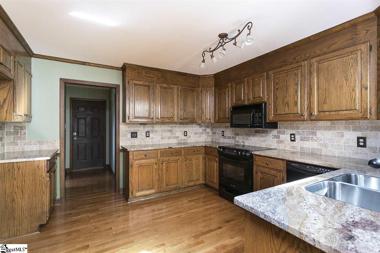 131 River Oaks Road Greer, SC 29650 - Photo 7 of 28 Gallery Image 7