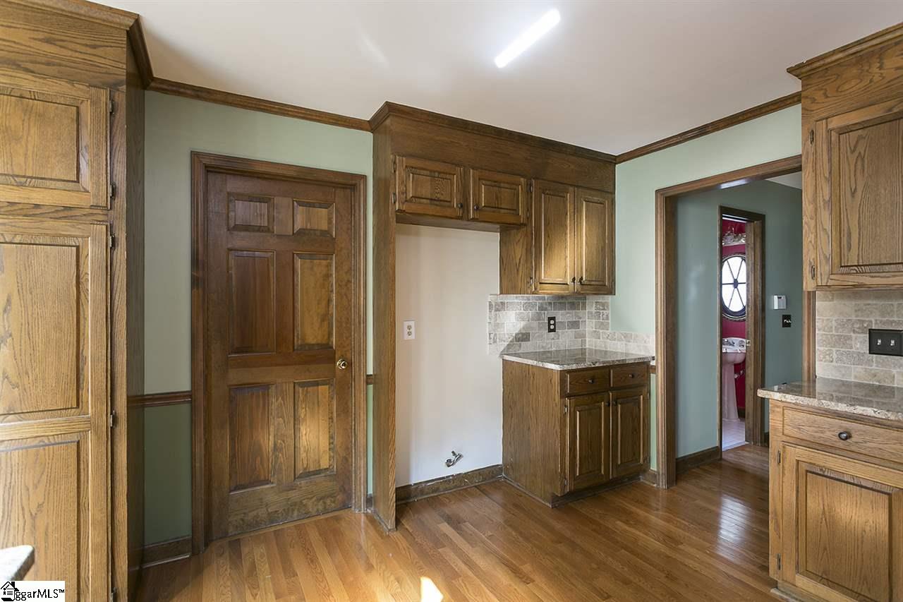 131 River Oaks Road Greer, SC 29650 - Photo 9 of 28 Gallery Image 9