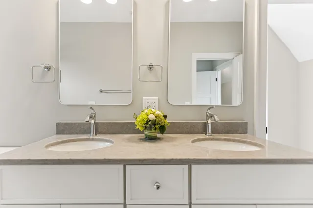 $949,000 | 279 Hammock Court, Winchester, TN 37398