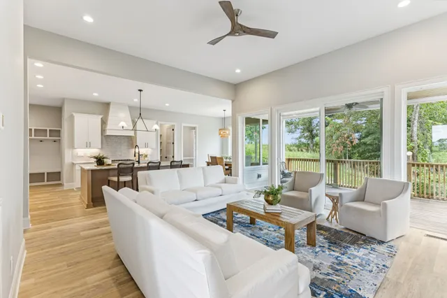 $949,000 | 279 Hammock Court, Winchester, TN 37398