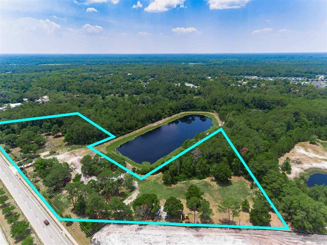 a view of a tennis court