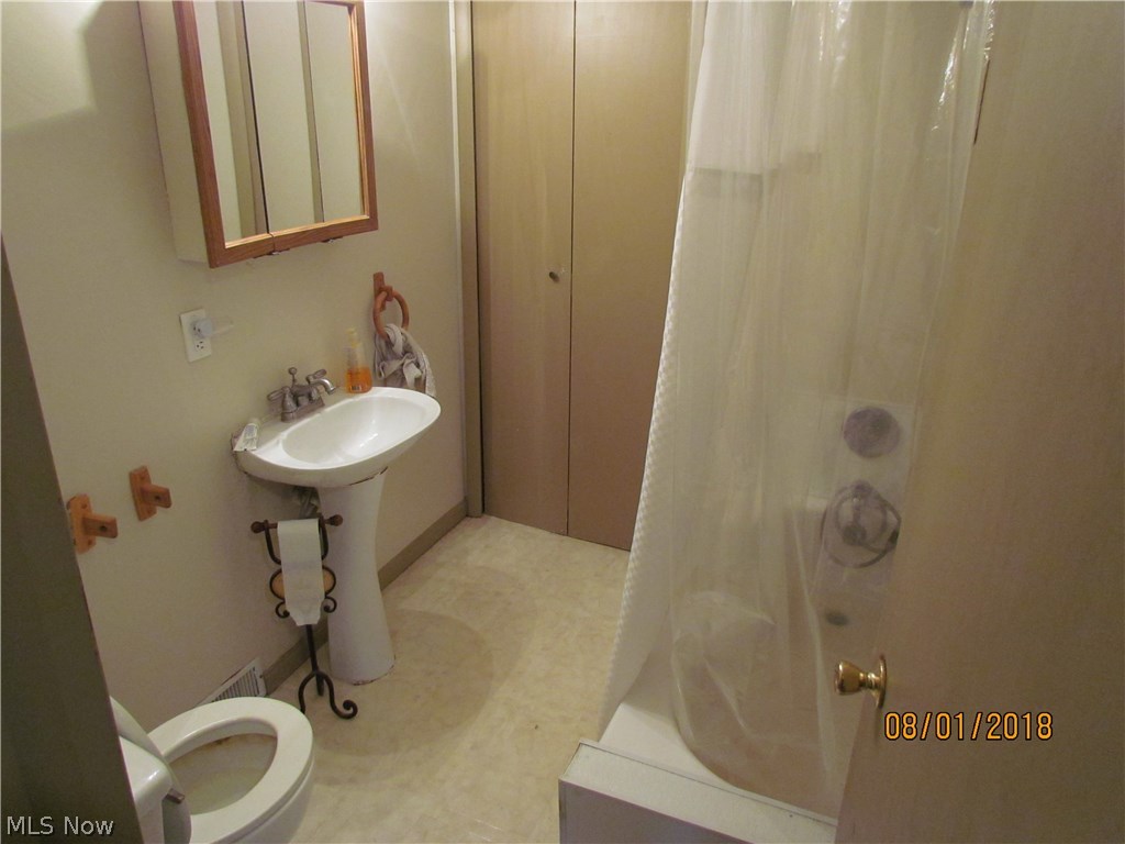 1035 Randolph Road Mogadore, OH 44260 - Photo 14 of 23 2nd full bath