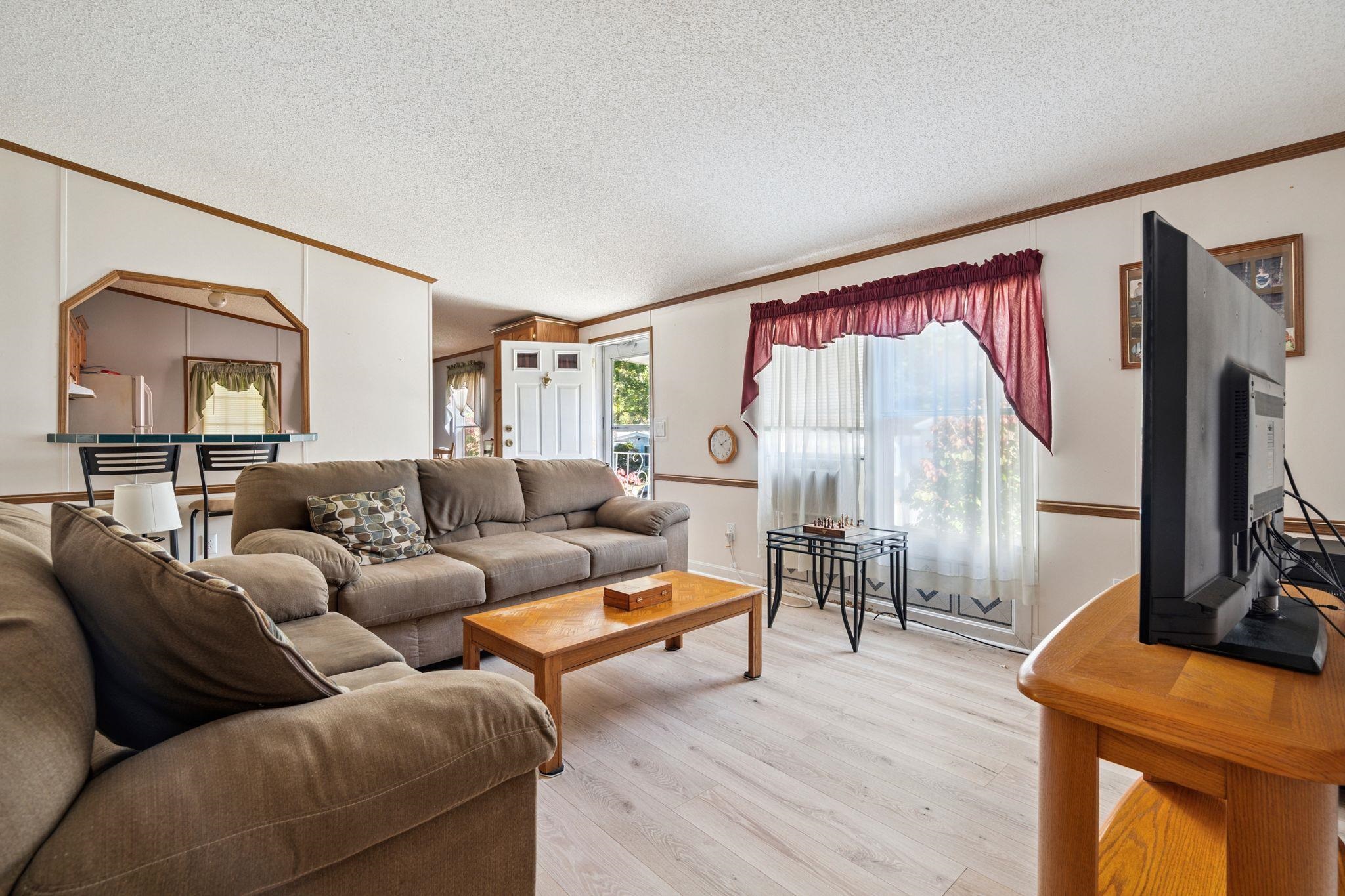 30 Cherokee Way Rochester, NH 03867 - Photo 3 of 14