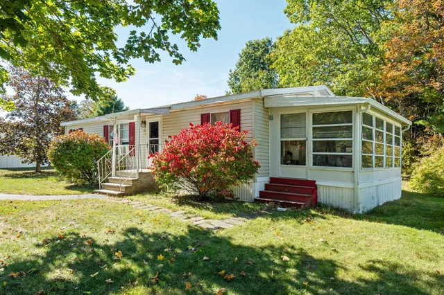 $134,999 | 30 Cherokee Way, Rochester, NH 03867