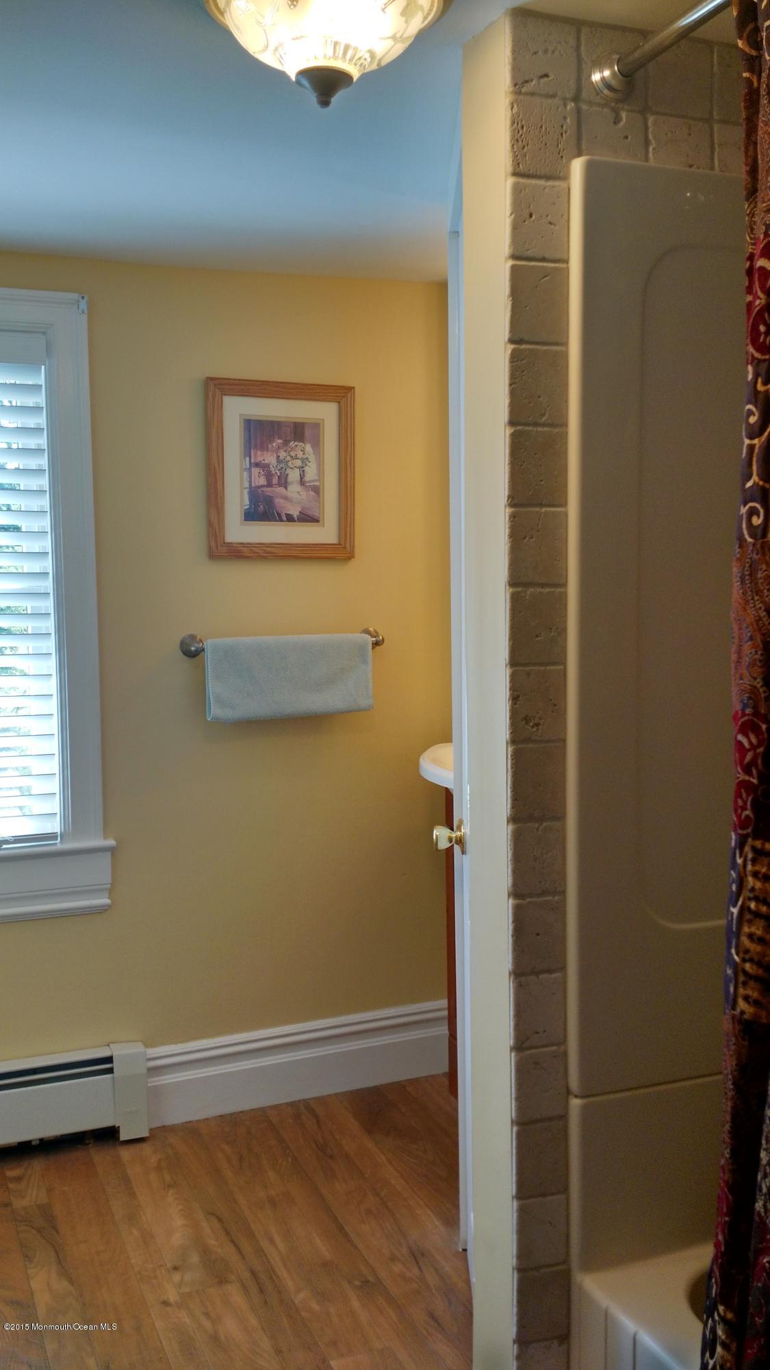 370 Colts Neck Road Farmingdale, NJ 07727 - Photo 25 of 27 Bathroom