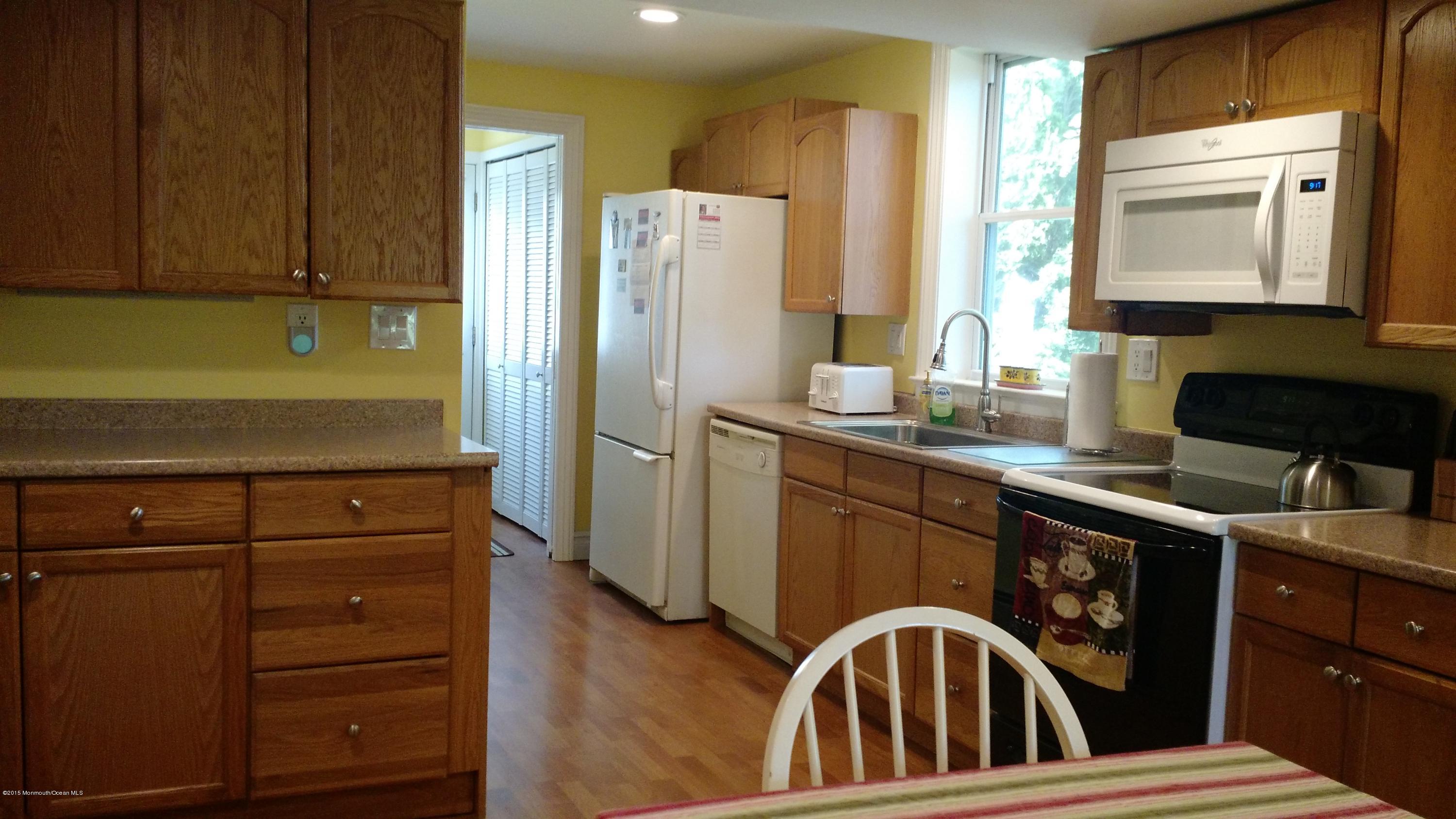 370 Colts Neck Road Farmingdale, NJ 07727 - Photo 8 of 27 Kitchen 3