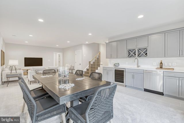 $2,378,500 | 6607 29th Street North, Arlington, VA 22213