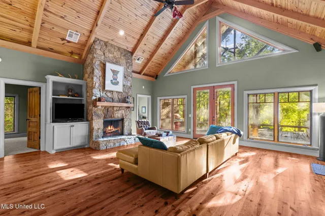 $725,000 | 19 Devonshire Way, Flora, MS 39071