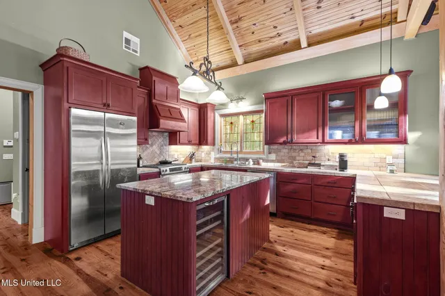 $725,000 | 19 Devonshire Way, Flora, MS 39071