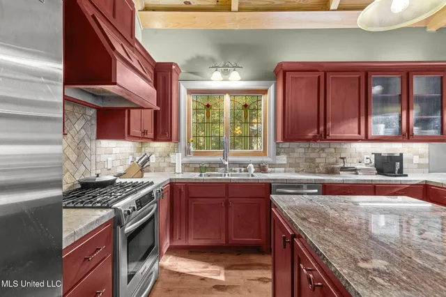 $725,000 | 19 Devonshire Way, Flora, MS 39071