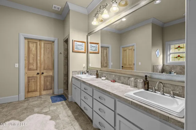 $725,000 | 19 Devonshire Way, Flora, MS 39071