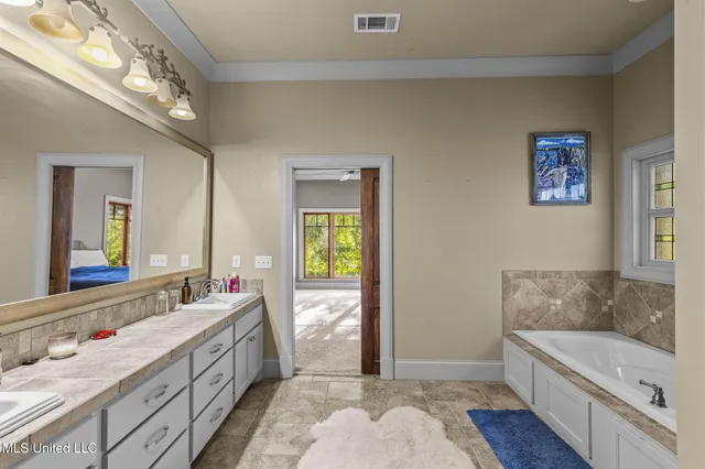 $725,000 | 19 Devonshire Way, Flora, MS 39071