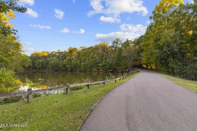 $725,000 | 19 Devonshire Way, Flora, MS 39071