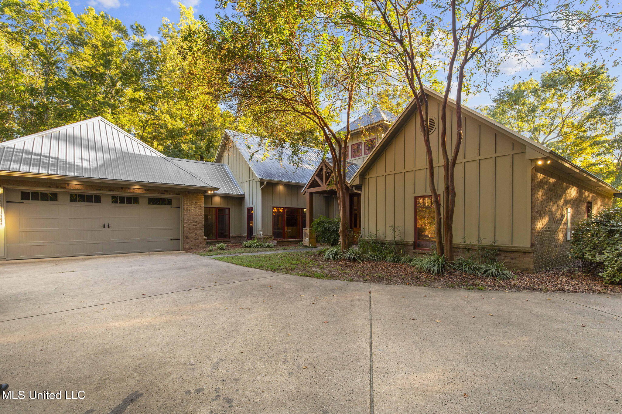 19 Devonshire Way Flora, MS 39071 - Photo 8 of 87 1-web-or-mls-19 Devonshire-1