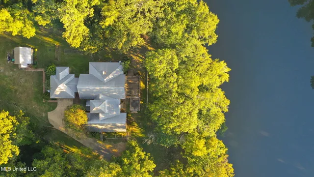 $725,000 | 19 Devonshire Way, Flora, MS 39071