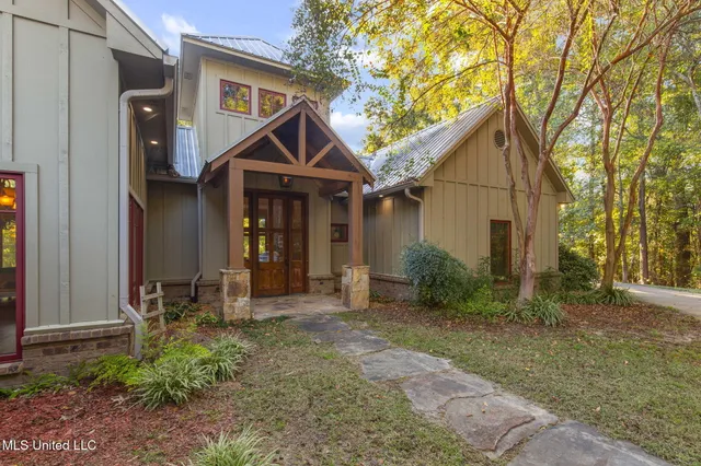 $725,000 | 19 Devonshire Way, Flora, MS 39071