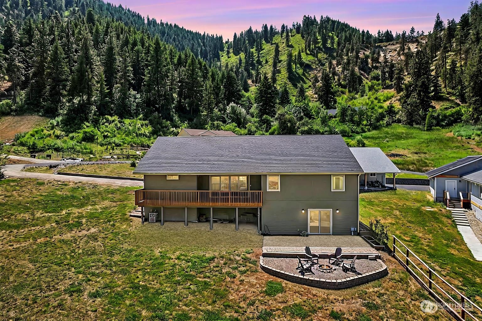 255 Corrigan Road Cashmere, WA 98815 - Photo 4 of 39 Gallery Image 4