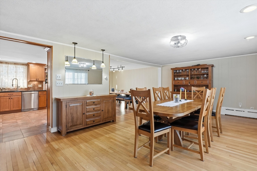 156 Central Street North Reading, MA 01864 - Photo 12 of 40