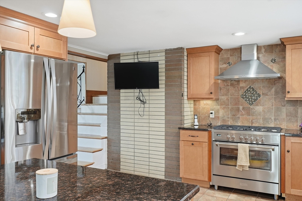 156 Central Street North Reading, MA 01864 - Photo 19 of 40