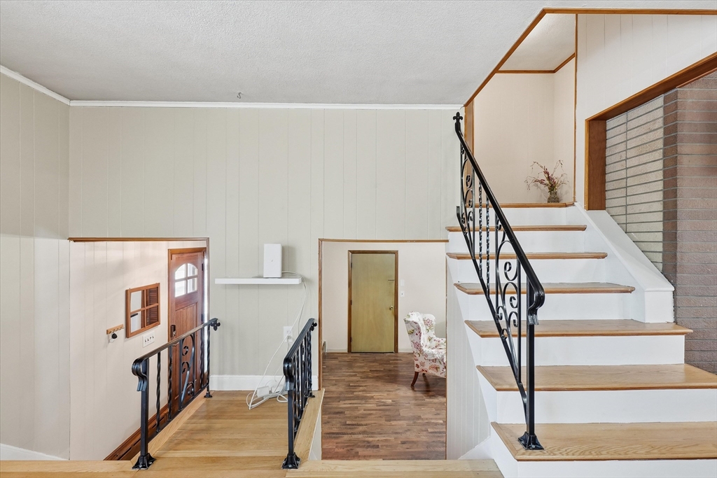 156 Central Street North Reading, MA 01864 - Photo 21 of 40