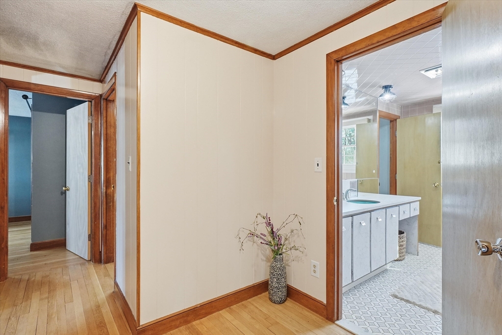 156 Central Street North Reading, MA 01864 - Photo 22 of 40