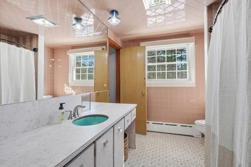 156 Central Street North Reading, MA 01864 - Photo 23 of 40