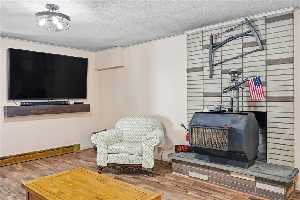 156 Central Street North Reading, MA 01864 - Photo 6 of 40