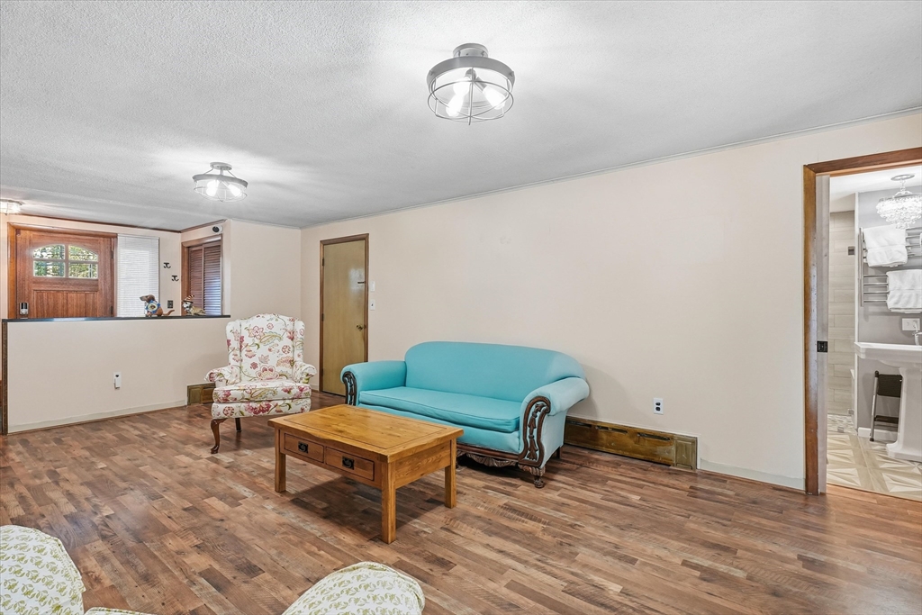 156 Central Street North Reading, MA 01864 - Photo 7 of 40