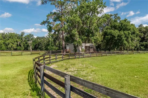 $10,500,000 | 12520 Northwest 160th Street, Reddick, FL 32686
