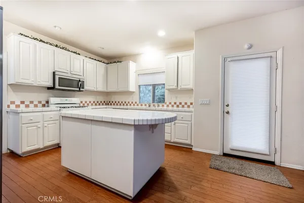 $3,495 | 3655 Shandin Drive, San Bernardino, CA 92407